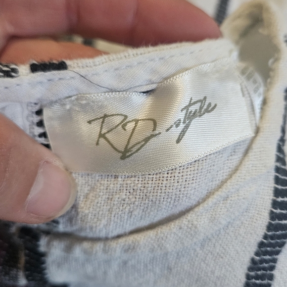 RD STYLE Textured Cotton Striped Sheath Mini Dress In White/navy/red. Size Small - Picture 2 of 15